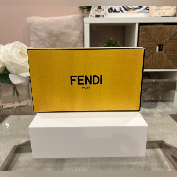 Small Fendi Gift Box - Picture 1 of 10